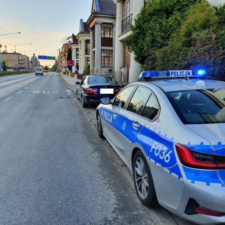 W tym samym miejscu policjanci zatrzymali do kontroli BMW,...