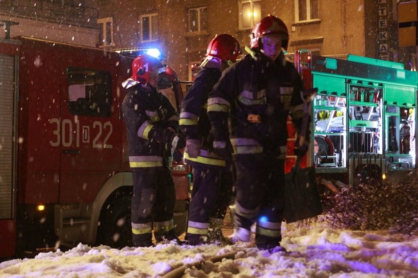 Wrocław: Pożar przy ul. Kościuszki. Jedna osoba ranna (ZDJĘCIA)