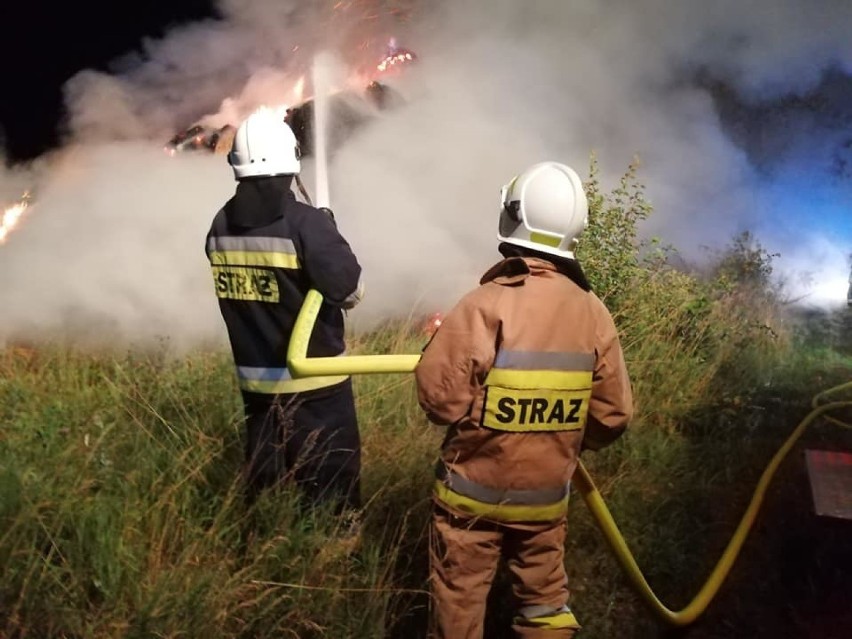 Pożar stogu w Chlebowie w Gminie Świedziebnia. Zobaczcie zdjęcia od strażaków z OSP Strzygi i OSP Świedziebnia