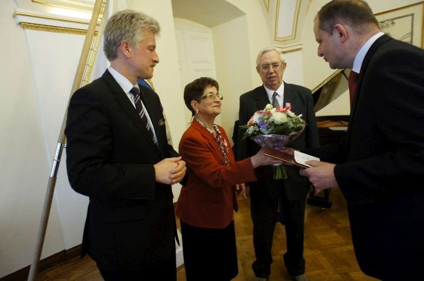 Prezydent odznaczył pary z długim stażem małżeńskim