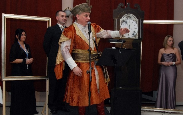 W ubiegłym roku podczas balu  w roli śpiewaka operowego wystąpił burmistrz Bogusław Szpytma.