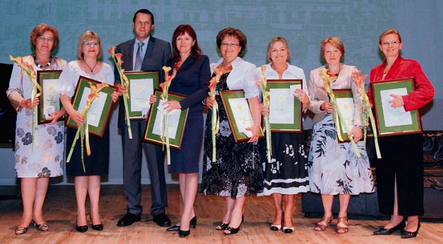 Na pamiątkowym zdjęciu z imprezy stoją (od lewej): Małgorzata Mańka-Szulik, Gabriela Lenartowicz,  docent Mirosław Markiewicz (przyszedł odebrać nominację w zastępstwie Sławomiry Kyrcz-Krzemień), Joanna Kryszczyszyn, Grażyna Kohut, Maria Koczy, Henryka Drużyńska-Skarbek i Aldona Krupa-Gawron. Na gali nie pojawiły się  Anita Olejek oraz Joanna Szmid