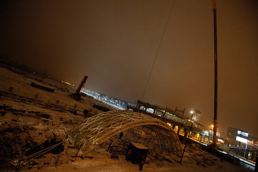 Na budowie dworca kolejowego w Poznaniu rozpoczęto w nocy...