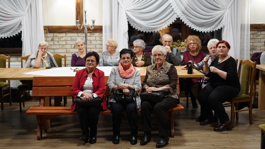 Pierwszy Przegląd Kapel Podwórkowych przyciągnął tłumy. Na parkiecie zaczęły się nawet tańce! [ZOBACZ ZDJĘCIA]