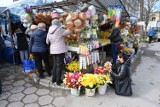 Na bazarach w Kielcach pełnia... Wielkanocy. Zobaczcie jakie cuda można było kupić we wtorek 23 marca [ZDJĘCIA]