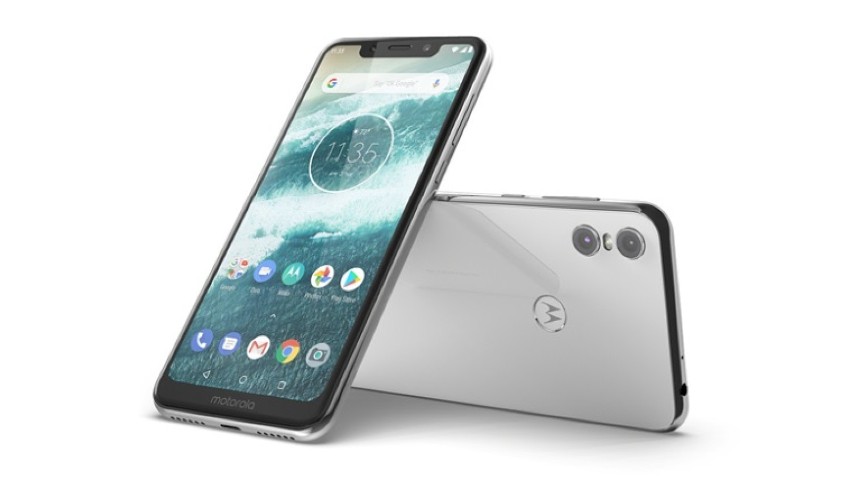 Motorola One - piękny ekran i długi czas pracy na baterii