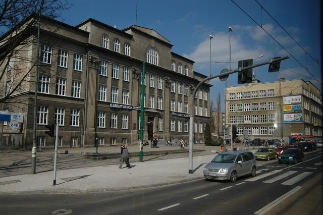 Za cztery lata VIII LO z Głogowskiej ma przenieść się do nowego budynku, który miasto chce wybudować przy Hetmańskiej. Już w tegorocznym budżecie są pieniądze na ten cel.