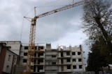 Osiedle Sektor w Gorlicach na finiszu prac. Blok na 50 mieszkań ma być gotowy na początku roku. Tymczasem wciąż opóźnia się budowa SIM