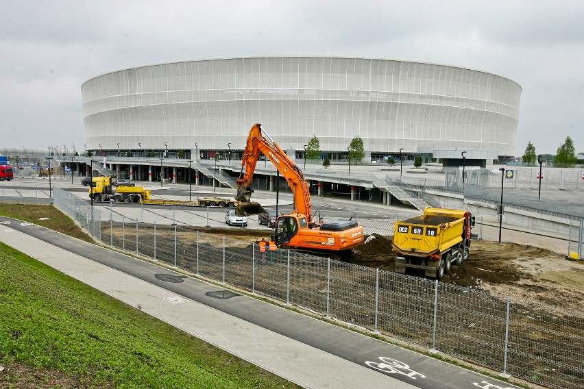 Wrocław: Przy stadionie powstaje miasteczko kontenerowe