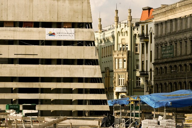 Narodowe Forum Muzyki. Prace na budowie nadal są wstrzymane.