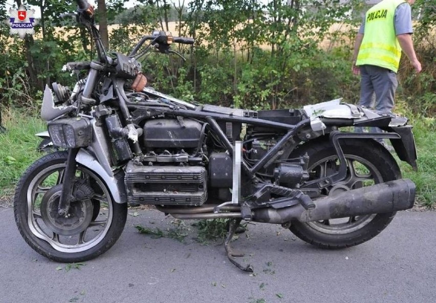 Witoroż: Motocyklista ściął znak drogowy i wpadł do rowu....