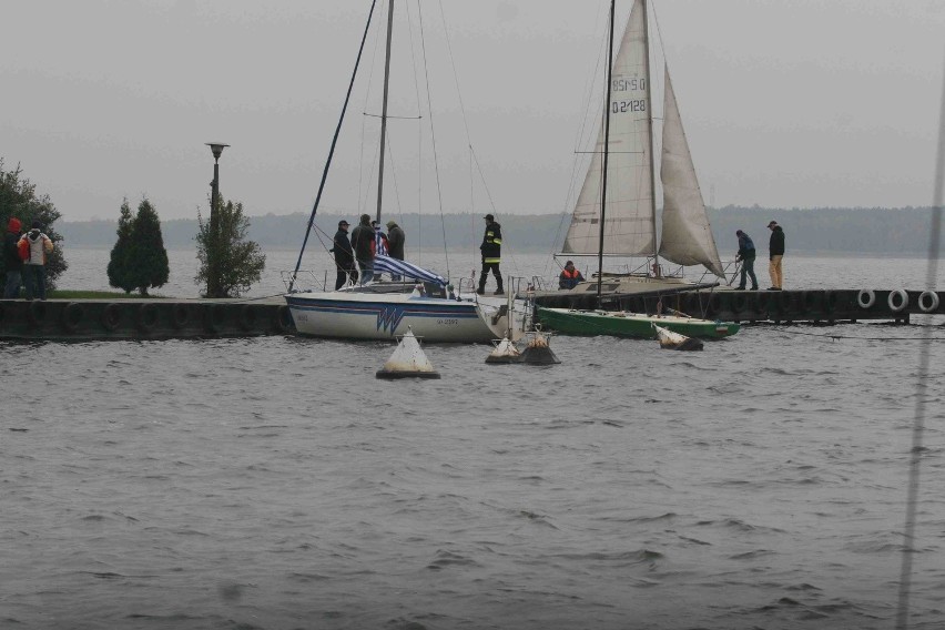 Płetwonurkowie szukają ciała Wróbla w Zalewie Rybnickim [ZDJĘCIA]