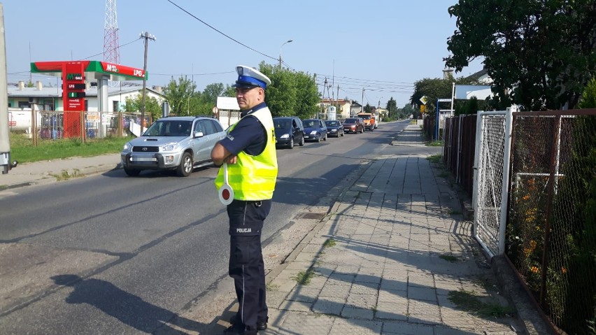 Policjanci z Lipna i PKP Linie Kolejowe SA w akcji: Bezpieczny przejazd - Szlaban na ryzyko [zdjęcia]