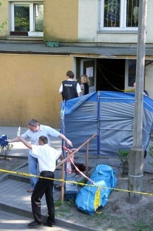 Tragedia w Krakowie. Matka wyskoczyła z okna z dzieckiem [AKTUALIZACJA]