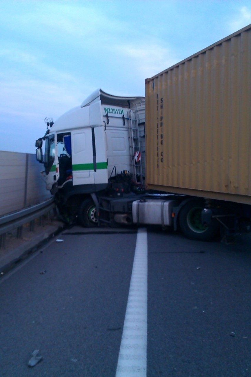 Nowy Dwór Gdański. Wypadek na wiadukcie. Nie żyje kobieta