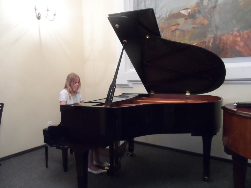 Konkurs pianistyczny "Odkrywają Bacha na nowo"