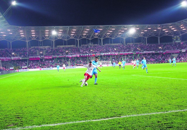 Kielce jako pierwsze miasto w Polsce doczekało się nowoczesnego stadionu, który oddano do użytku  1.04.2006 roku