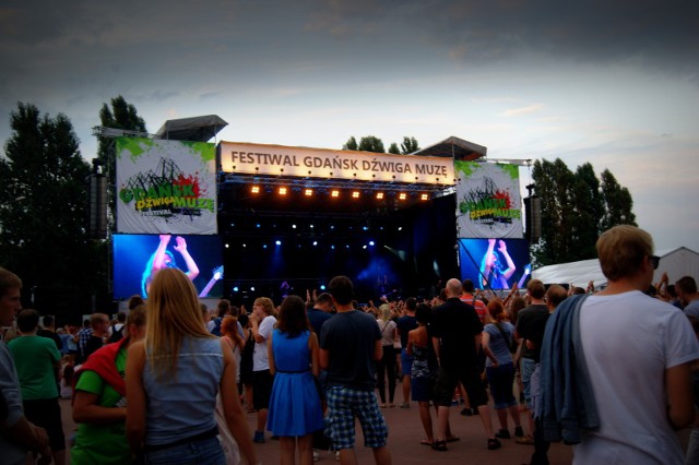 Festiwal Gdańsk Dźwiga Muzę 2013 na Placu Zebrań Ludowych. Czy to dobre miejsce na koncerty?