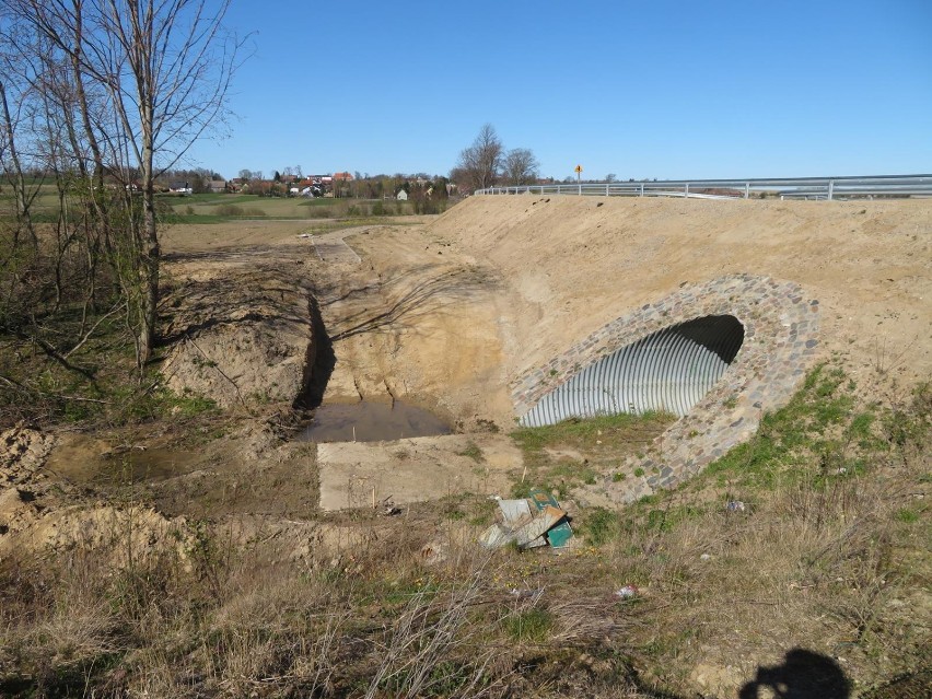 Rozpoczyna się budowa ścieżki rowerowej budowanej w ramach...