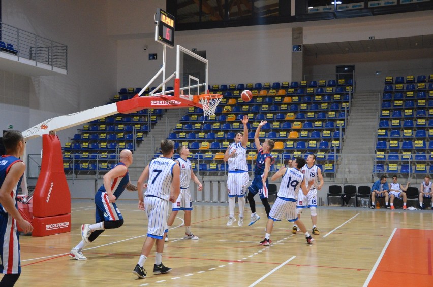 IgnerHome Basket Nysa zainaugurował sezon. Nyscy koszykarze rozpoczęli od zwycięstwa
