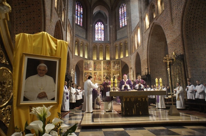 Poznań: Msza za Benedykta XVI [ZDJĘCIA]