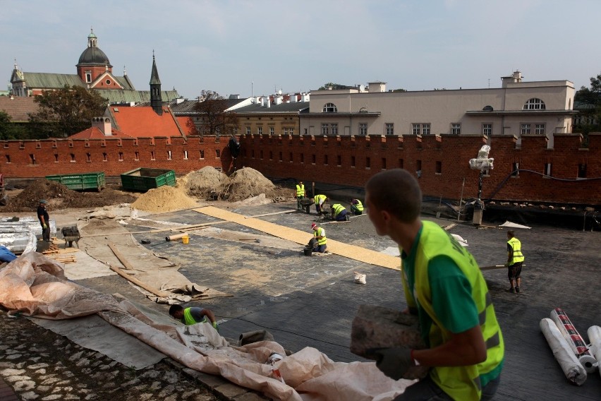 Kraków: remont ogrodów krolewskich na Wawelu [ZDJĘCIA]