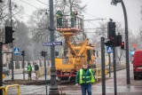 Auto ciężarowe zerwało sieć trakcyjną w Bydgoszczy [zdjęcia]