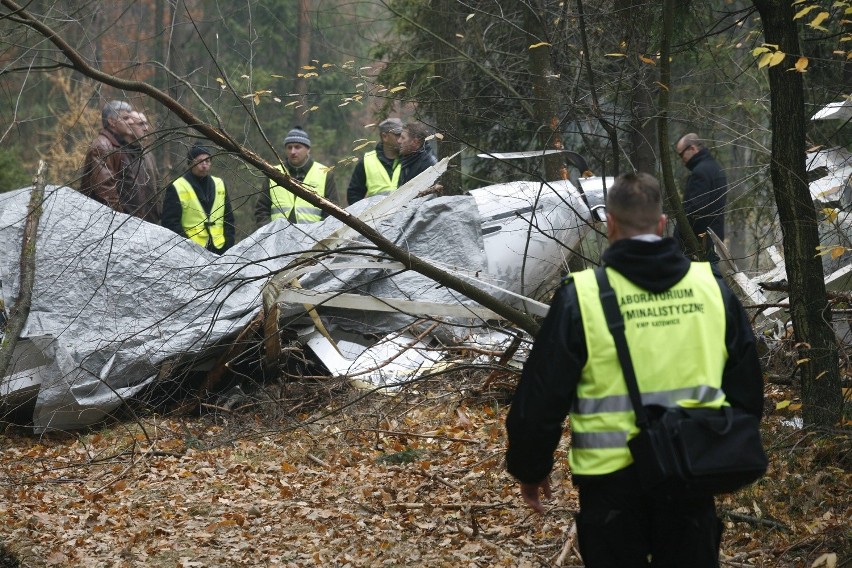 Samolot, który rozbił się pod Pyrzowicami, miał planowo lądować na Muchowcu [ZDJĘCIA]