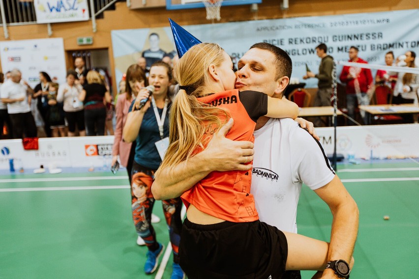 Duszniki-Zdój. Tomasz Gorzkowski i Grzegorz Pytlowany ustanowili nowy rekord Guinnessa w długości singlowego meczu badmintonowego 