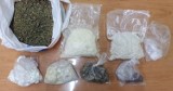 Pełne koksu mieszkanie 26-latka z Siemianowic. Mefedron, kokaina, amfetamina, haszysz, marihuana. Narkotykowy biznes przerwała policja