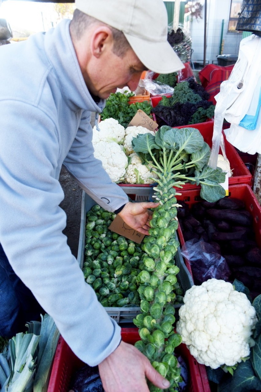 Ceny warzyw na zielonogórskim targowisku przy ulicy...