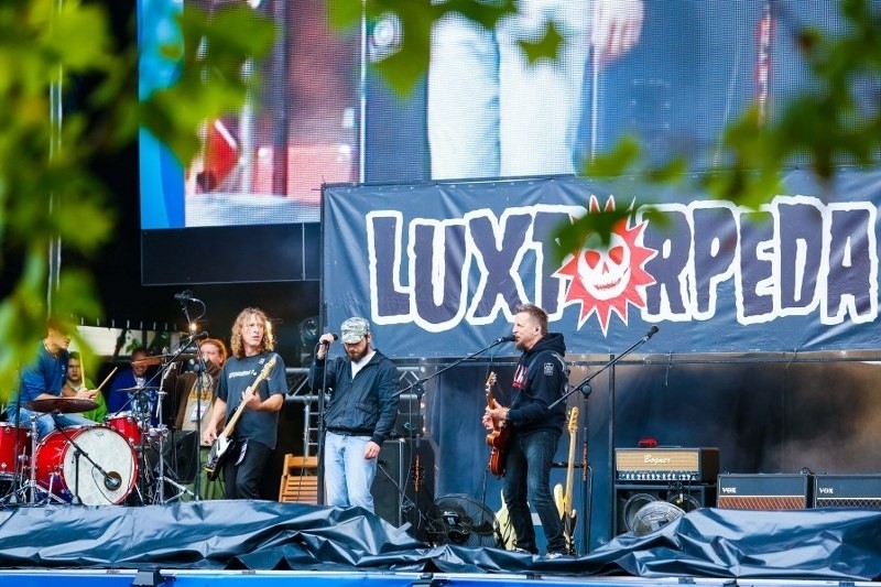 Strefa Kibica w Poznaniu: Koncert Luxtorpedy - deszcz nie przeszkodził [ZDJĘCIA] 