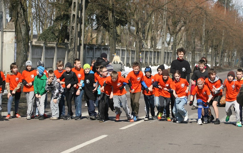 Bieg dzieci na pabianickim Półmaratonie ZHP [ZDJĘCIA+FILM]