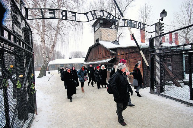 Zakonnicy i zakonnice zwiedzili były obóz Auschwitz