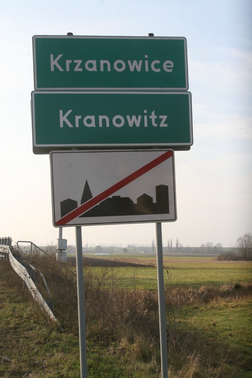 Krzanowice: Burza o niemieckie tablice, które są większe od polskich [ZDJĘCIA]