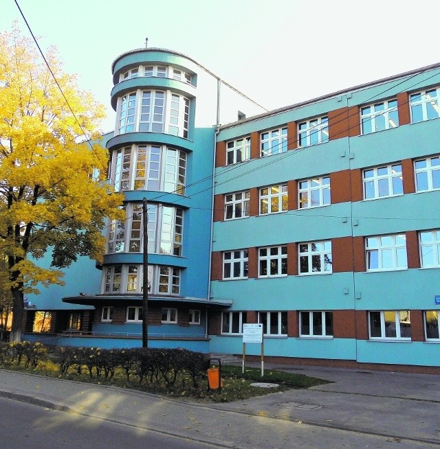 Budynek liceum ogólnokształcącego projektu Karola Schayera z 1932 roku