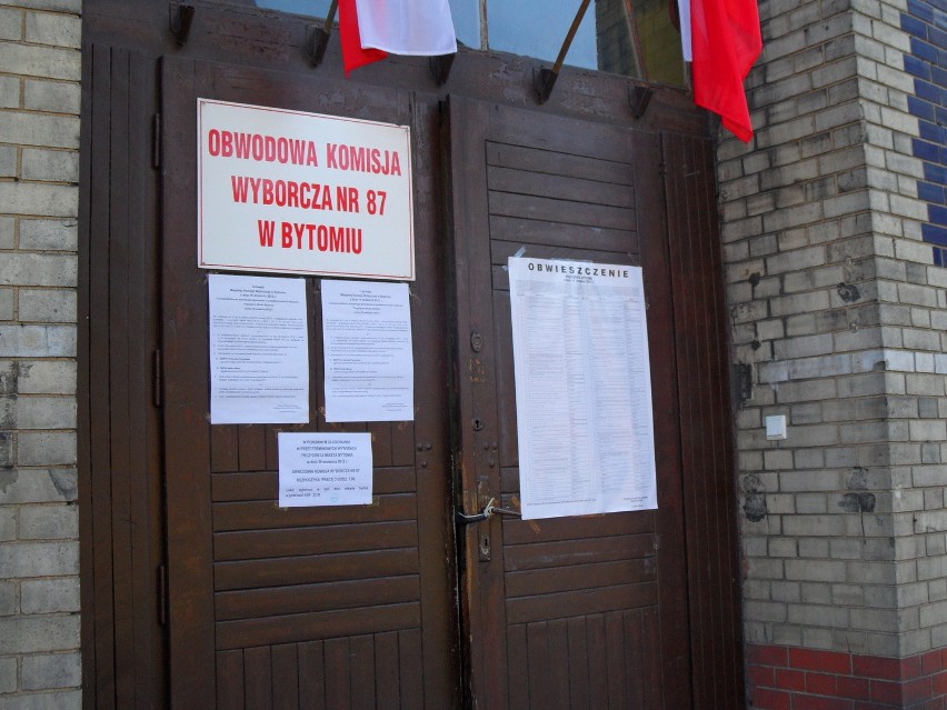 Wybory w Bytomiu: w lokalach wyborczych tłumów nie ma [ZDJĘCIA]