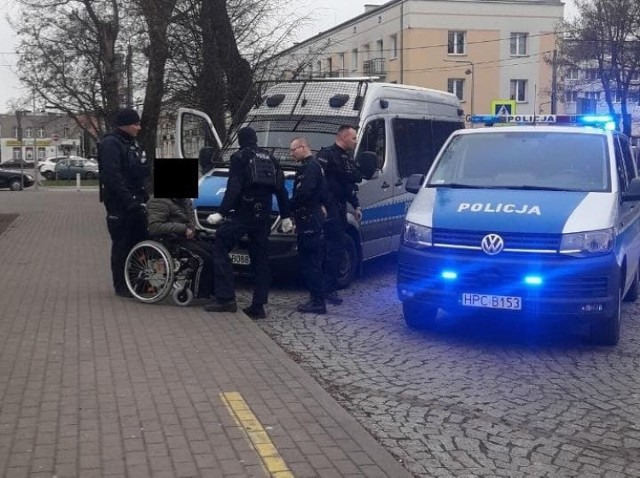 W Grudziądzu policjanci "aresztowali" niepełnosprawnego 51-latka