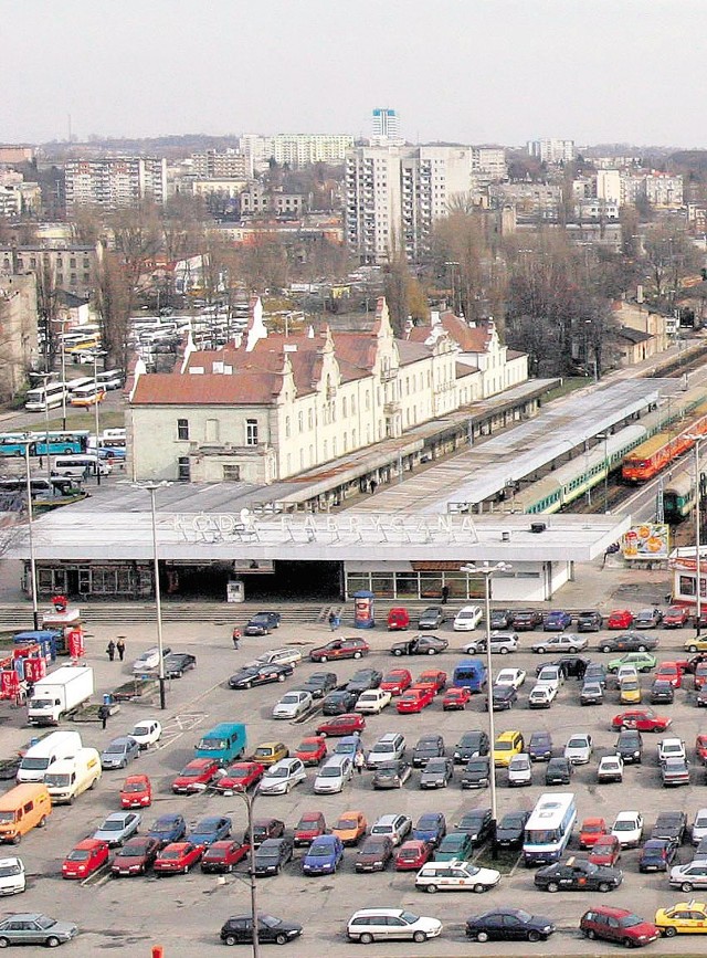 Być może stary dworzec postoi dłużej