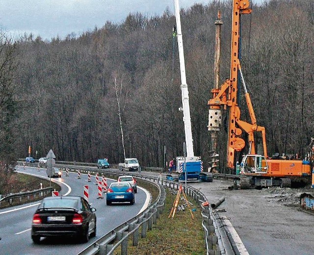 Drogowcy muszą zabezpieczyć skarpy przy "wiślance"