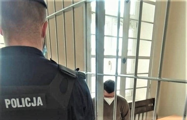 Oświęcimscy policjanci zatrzymali podejrzanego o zmuszanie do prostytucji i czerpanie z tego korzyści majątkowej