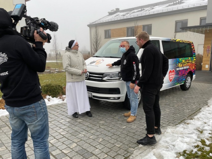 Jurek Owsiak z wizytą w Domy Chłopaków w Broniszewicach