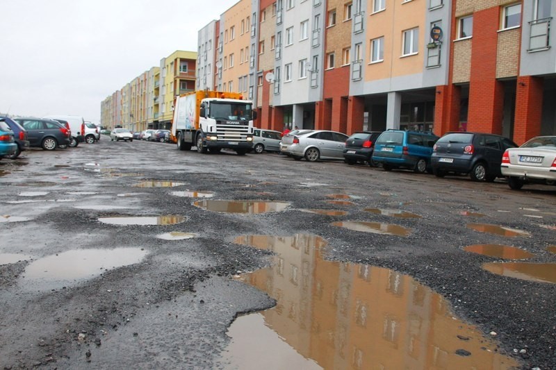 Luboń: Nowe centrum miasta niestety bez dróg [ZDJĘCIA]
