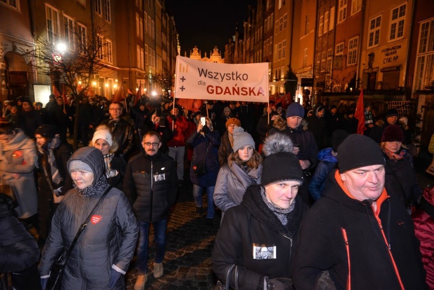 Miesiąc po zamachu "Światełko dla Prezydenta" w Gdańsku...