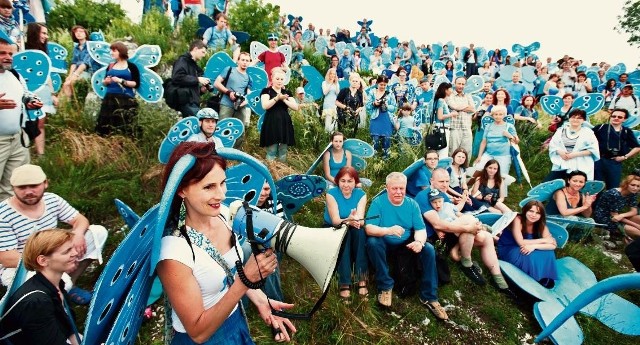 Członkowie "Modraszek Kolektyw" domagają się zachowania zieleni w okolicach Zakrzówka. W niedzielę "latali" nad zalewem