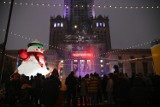 "Bajka na Lodzie" przed Pałacem Kultury i Nauki w Warszawie. W centrum stolicy odbyło się wielkie zimowe wydarzenie