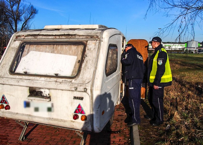 Policja apeluje: Nie bądźmy obojętni wobec osób bezdomnych! [ZDJĘCIA]