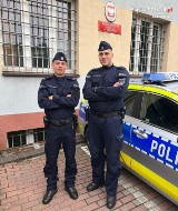 Klient restauracji na Zagórzu zadławił się posiłkiem. Życie 81-latkowi uratowali policjanci