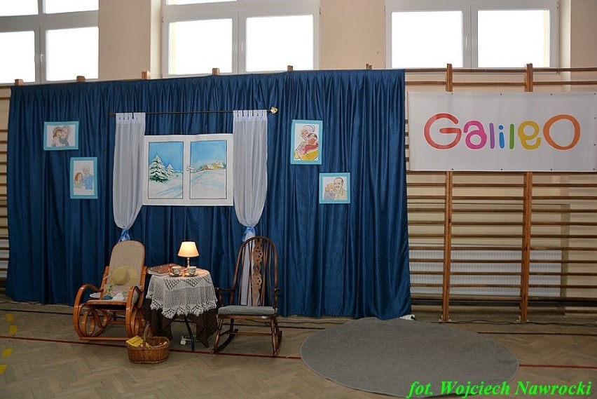 Uroczysty Dzień Babci i Dziadka 2019 w Szkole Podstawowej nr 1 Galileo w Nakonowie gm. Kowal [zdjęcia]