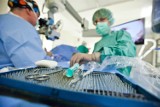Operacje oczu w technologii 3D w szpitalu Jonschera w  Łodzi